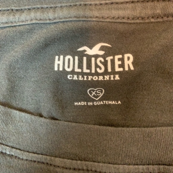 🟣 Hollister T-Shirt - Picture 2 of 2